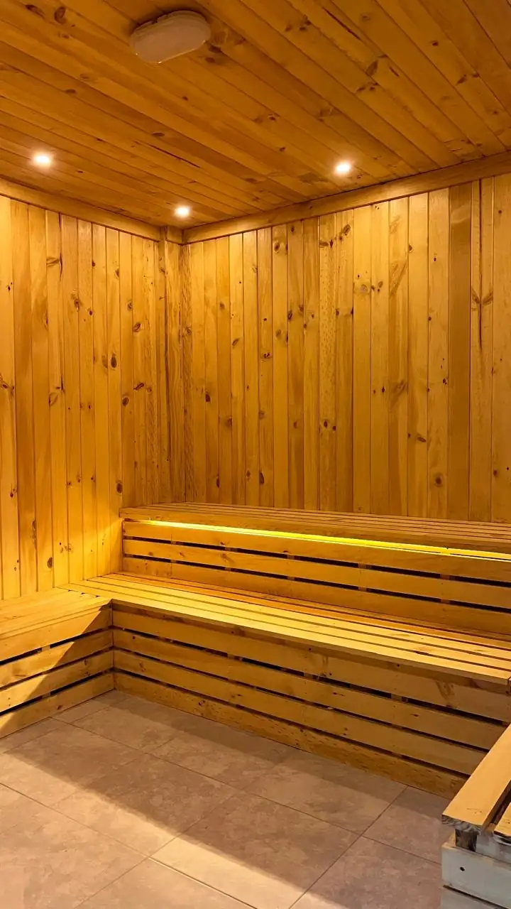 Zona de sauna en Rey de Francia - Piscina y Hostal